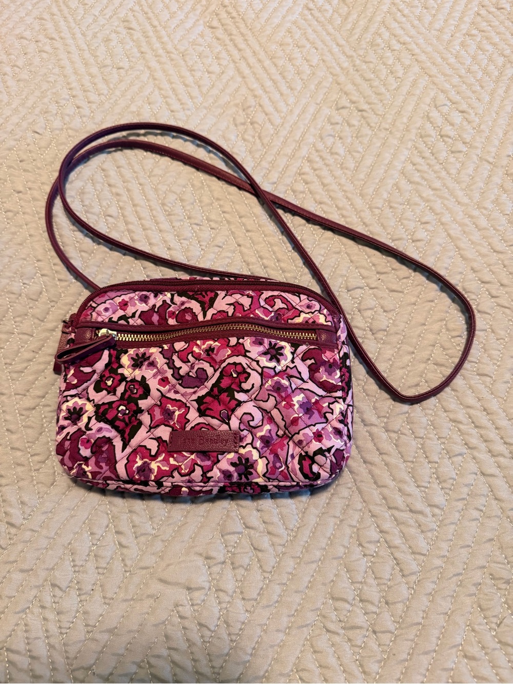 Vera Bradley Purple Floral pattern Cross body small purse EUC
